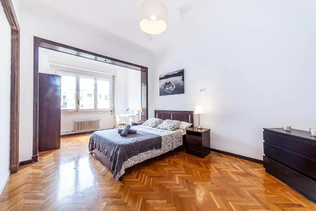 Eixample Bruc Private Rooms Barcelona Hostel