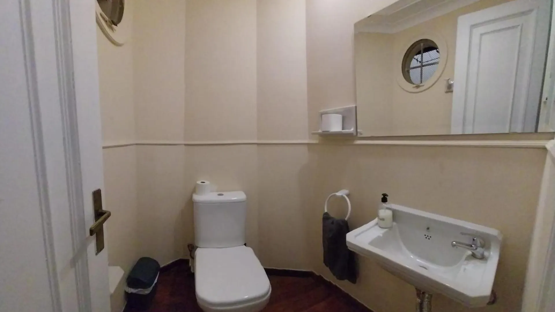 Vandrerhjem Eixample Bruc Private Rooms Barcelona
