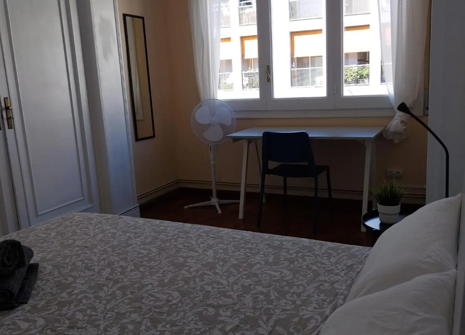 Vandrerhjem Eixample Bruc Private Rooms Barcelona