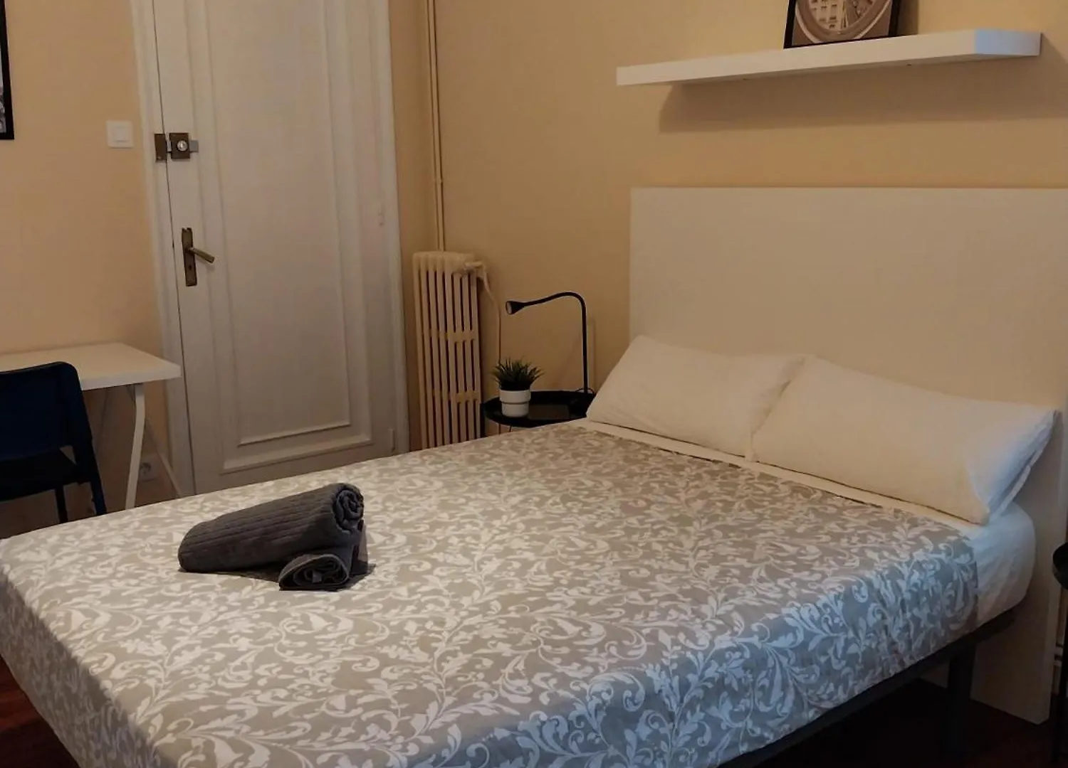 Hostel Eixample Bruc Private Rooms Barcelona Spain
